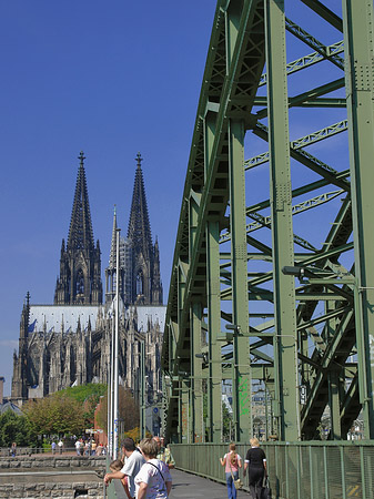 Foto Hohenzollernbrücke beim Kölner Dom - Köln