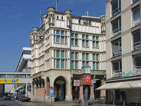 4711 mit Straße Fotos