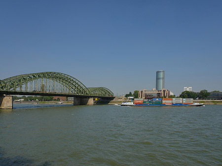 Foto Hohenzollernbrücke reicht ans Kennedyufer - Köln