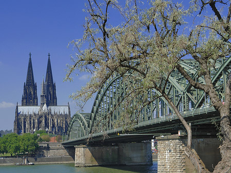 Foto Hohenzollernbrücke am Kölner Dom