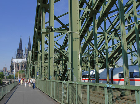 Foto Hohenzollernbrücke beim Kölner Dom