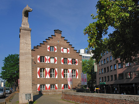 Fotos Wolfsstatue und Stadtmuseum