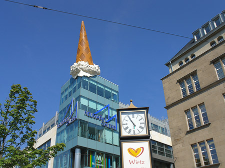 Neumarkt Galerie mit Häusern Foto 
