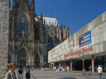 Fotos Römisch-Germanisches Museum neben dem Kölner Dom