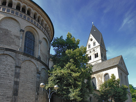 Fotos Seitentürme und Westturm der St Aposteln | Köln