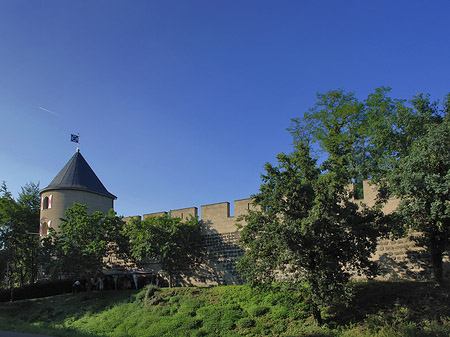 Foto Stadtmauer und Sachsenturm am Sachsenring - Köln
